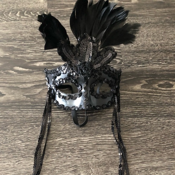 Masquerade Mask - Picture 2 of 2